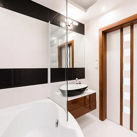 Bluszczanska Modern Urban