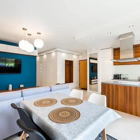 Bluszczanska Modern Urban 公寓 *